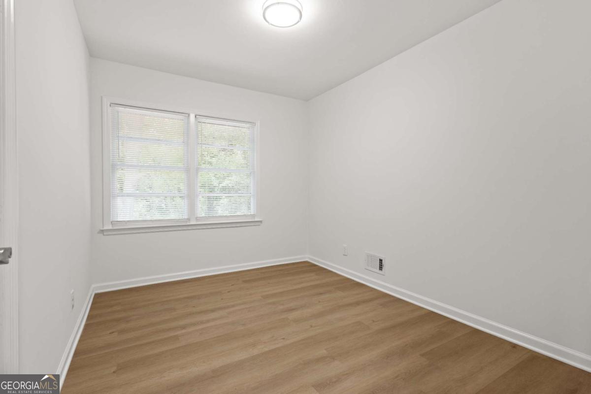 1673 Flintwood Drive Se Property Photo 16