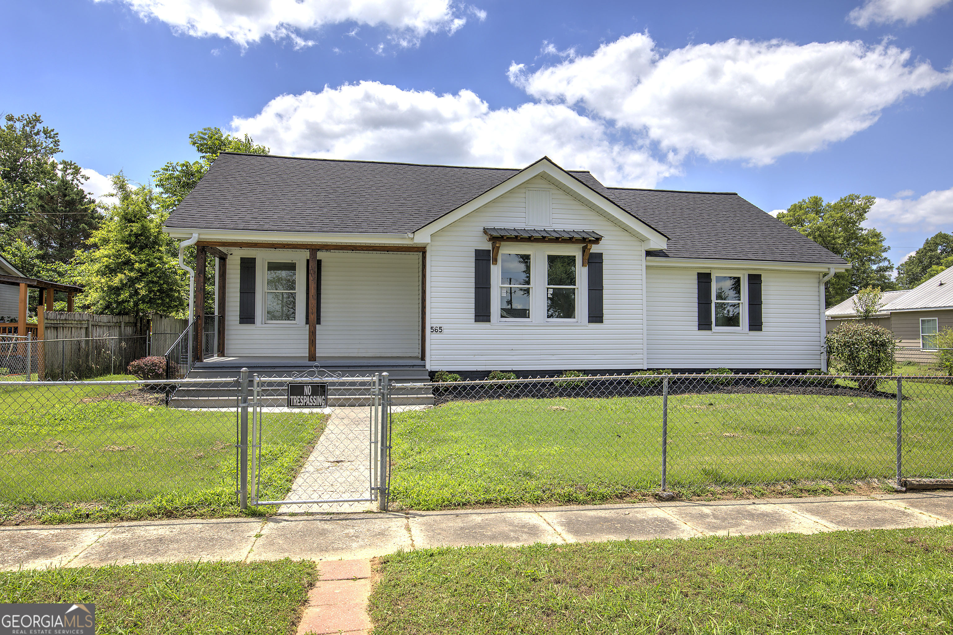 565 Lane Street Property Photo 7