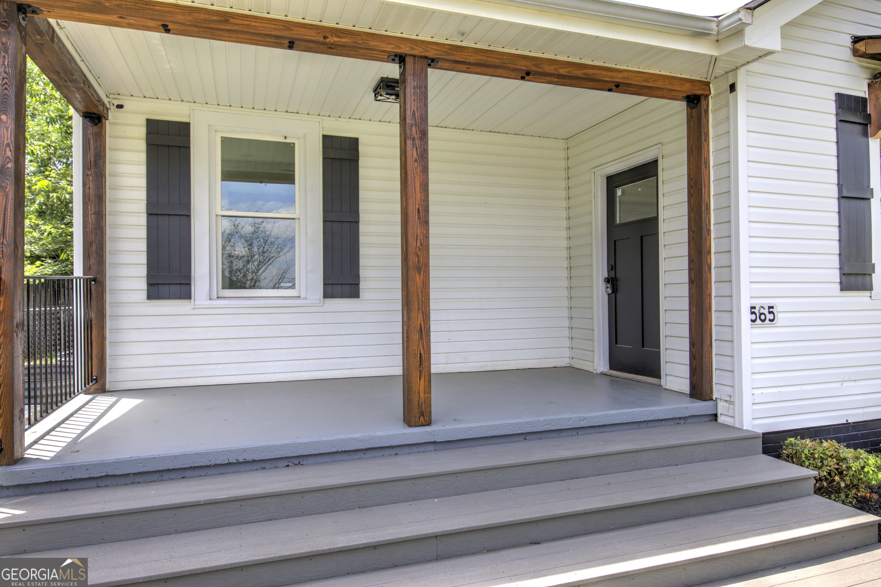 565 Lane Street Property Photo 10