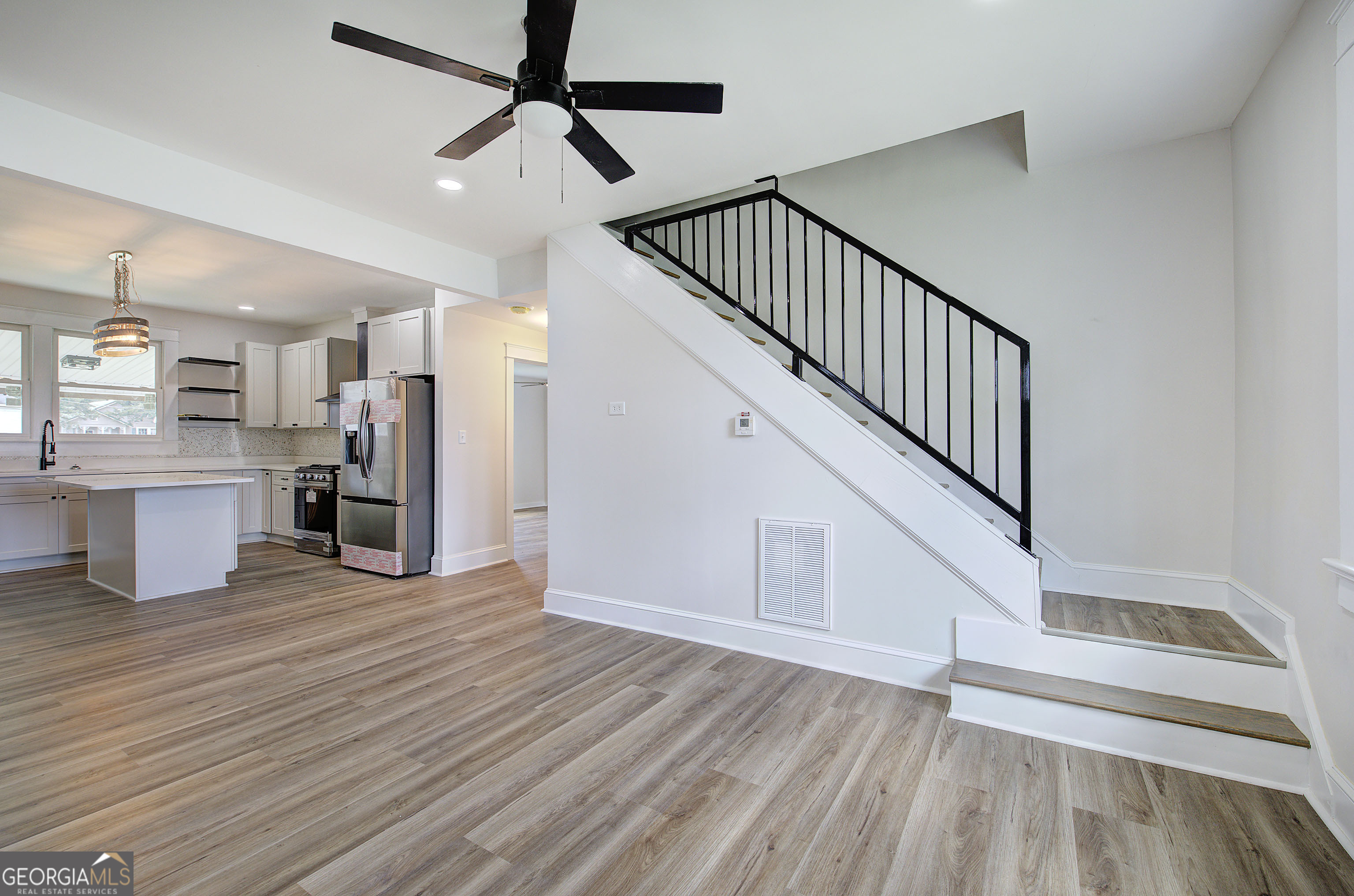 565 Lane Street Property Photo 12