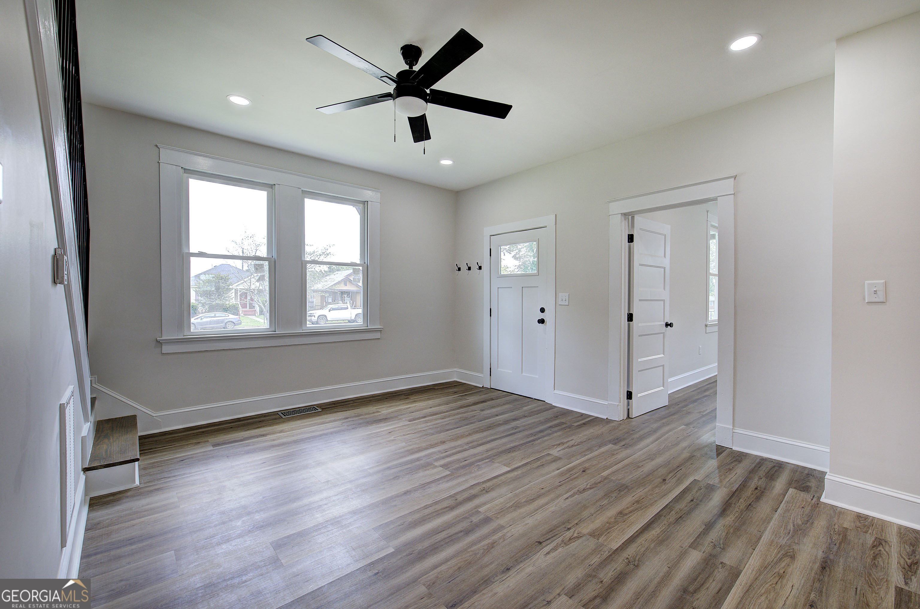 565 Lane Street Property Photo 14