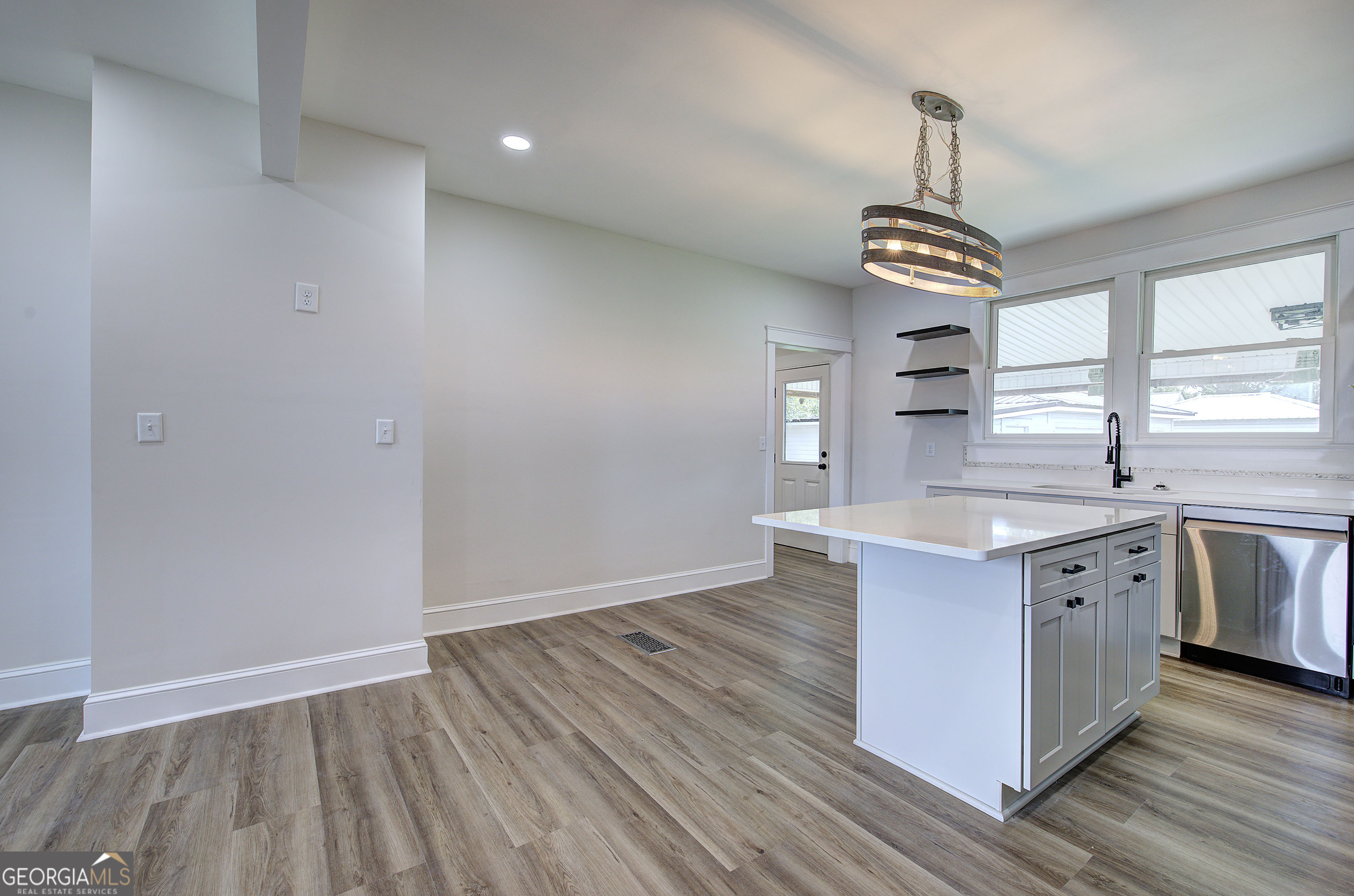 565 Lane Street Property Photo 15