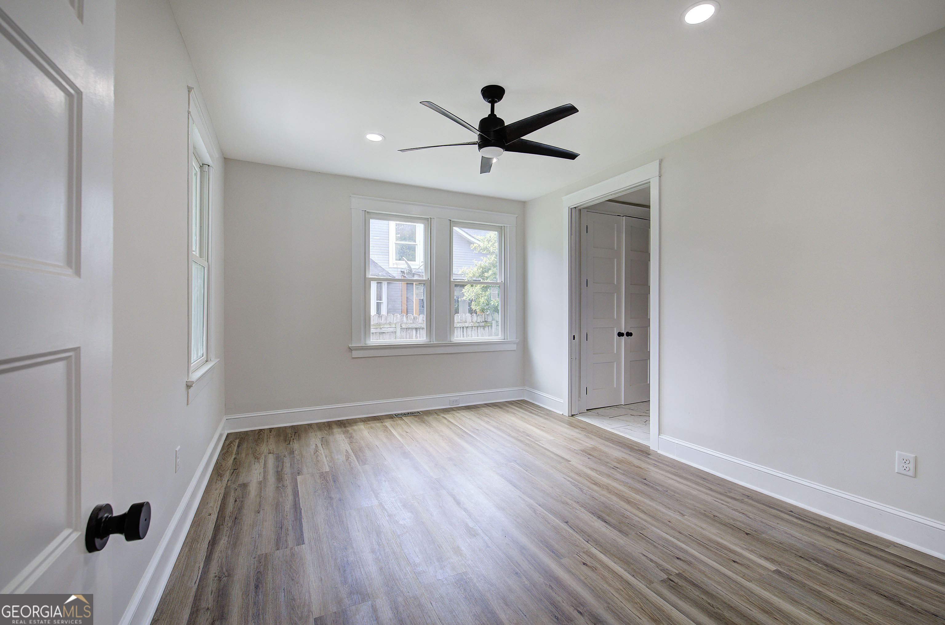 565 Lane Street Property Photo 23