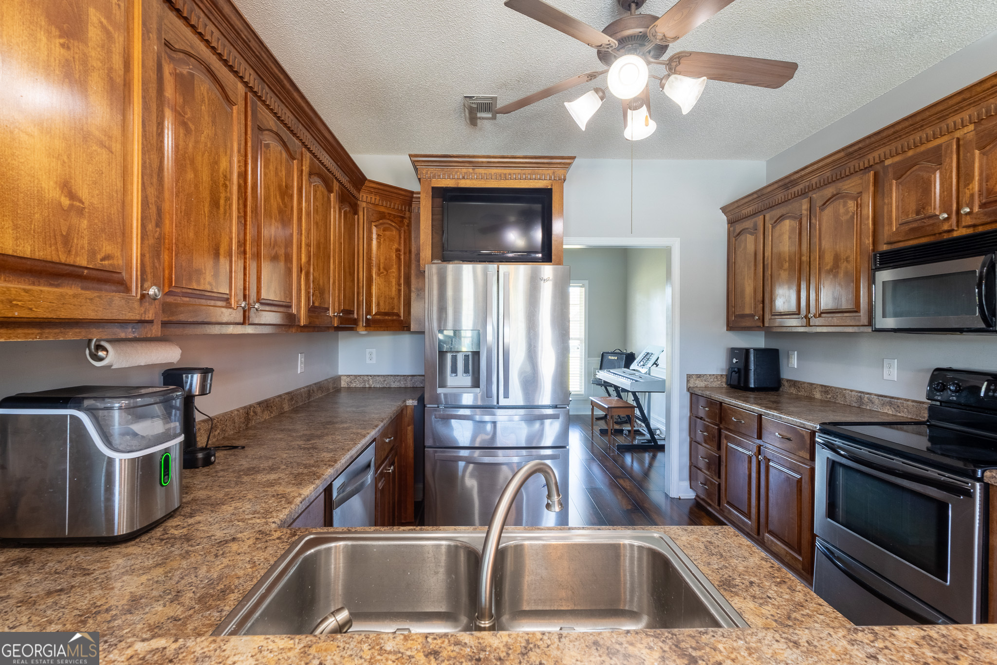 110 Westward Point Property Photo 11