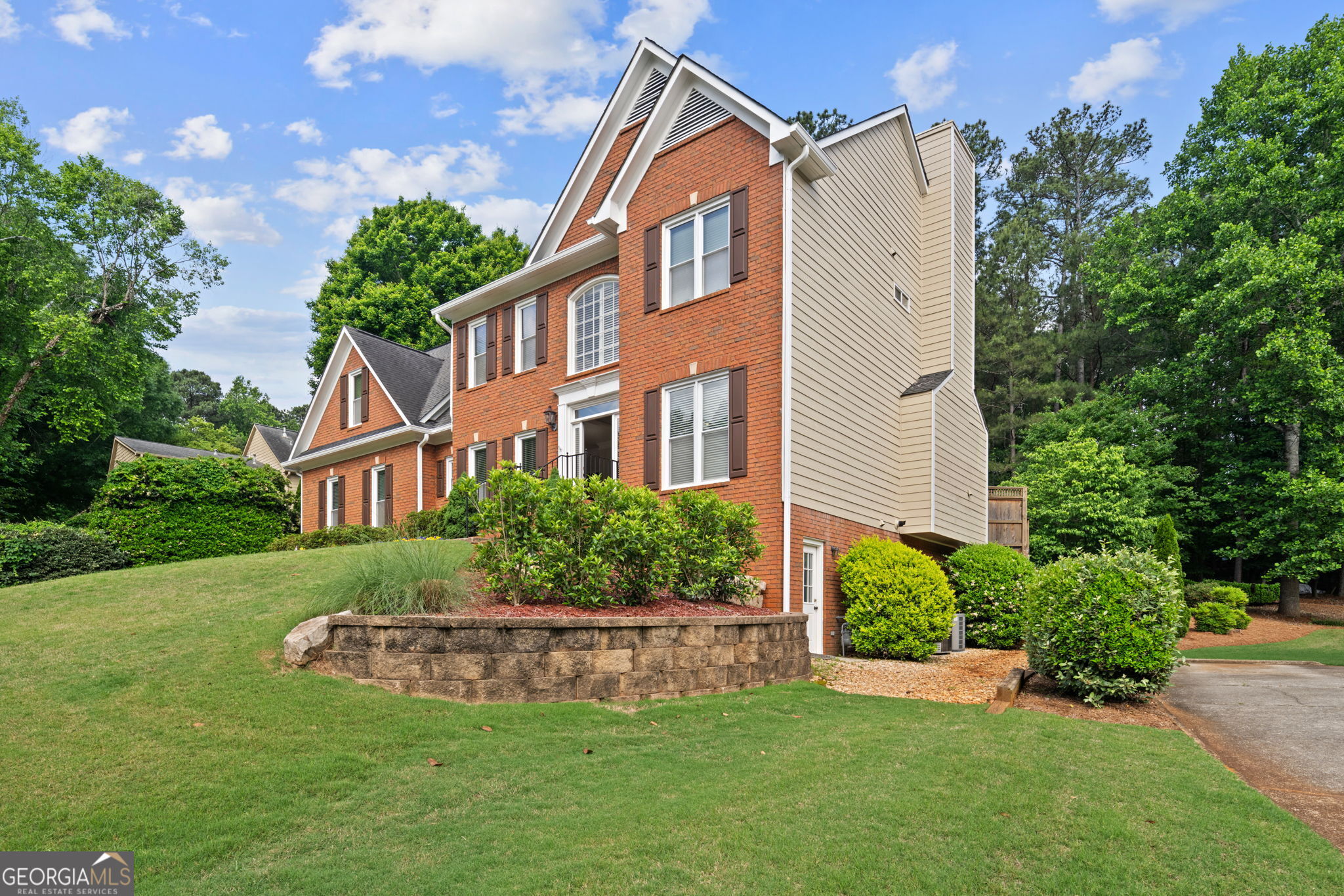390 Woodbrook Way Property Photo 2