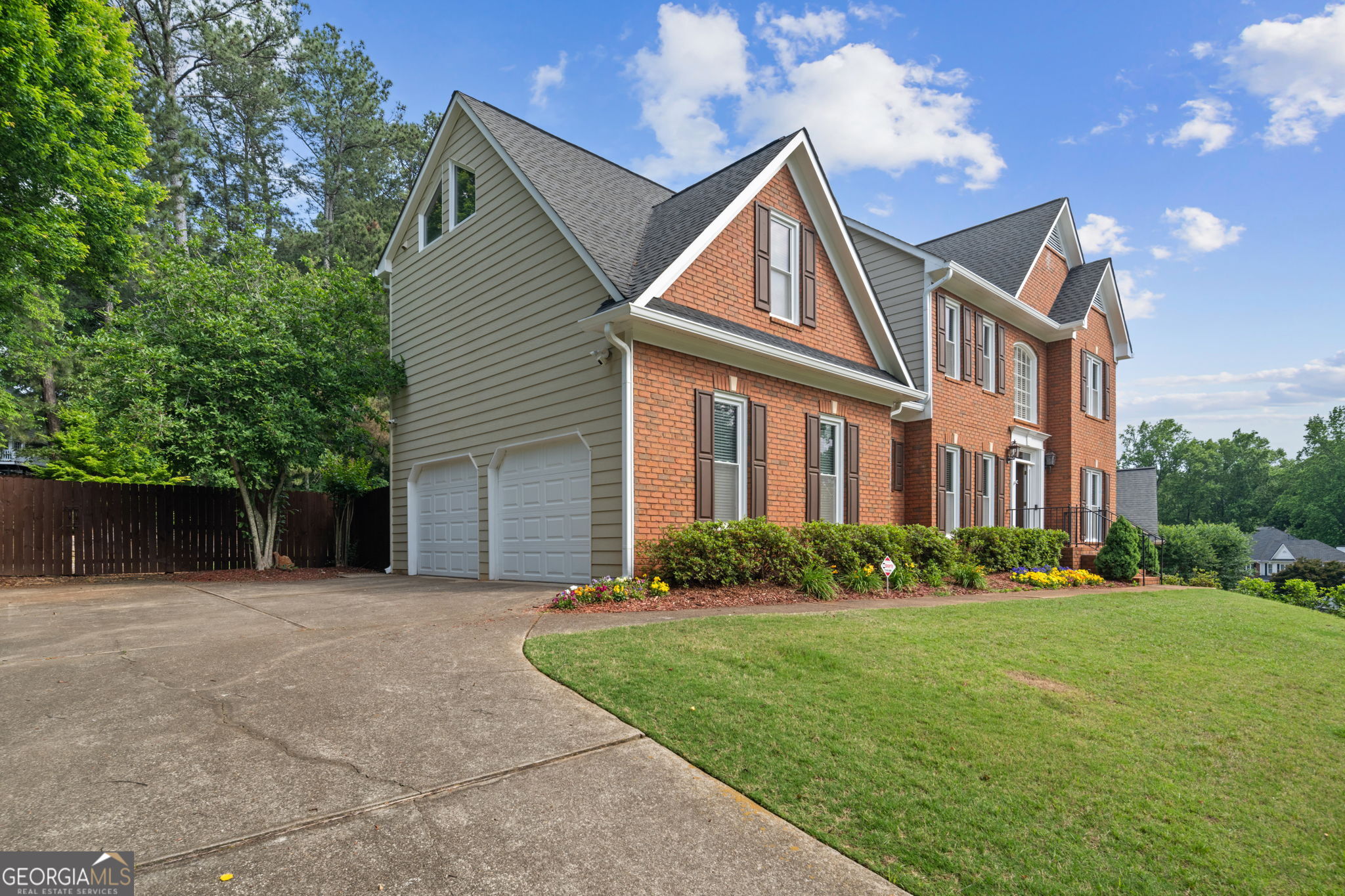 390 Woodbrook Way Property Photo 3