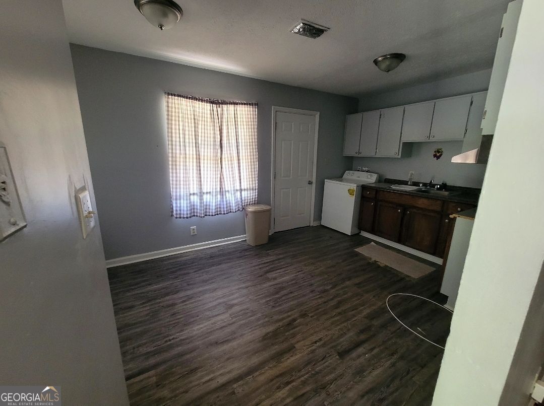 1106 E Society Avenue Property Photo 3