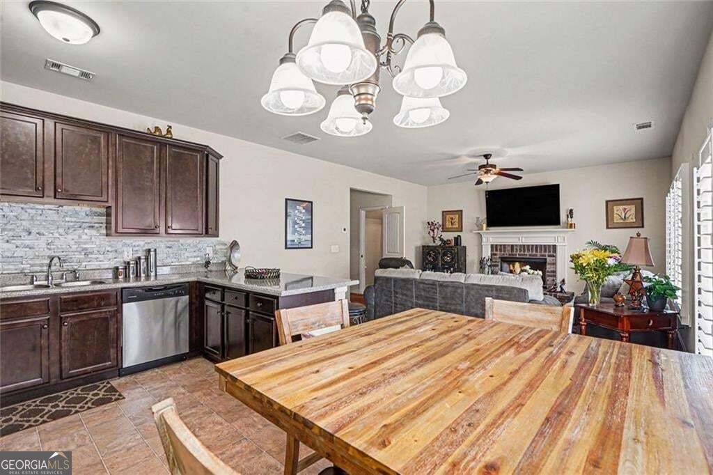 108 Truman Court Property Photo 8