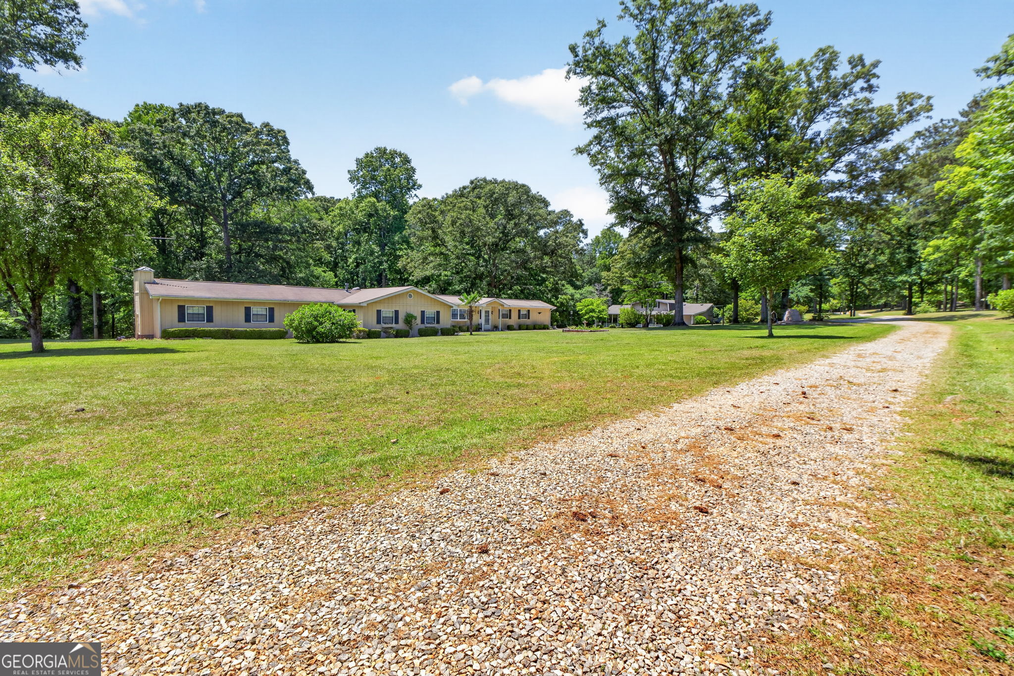 100 Bass Circle Property Photo 4