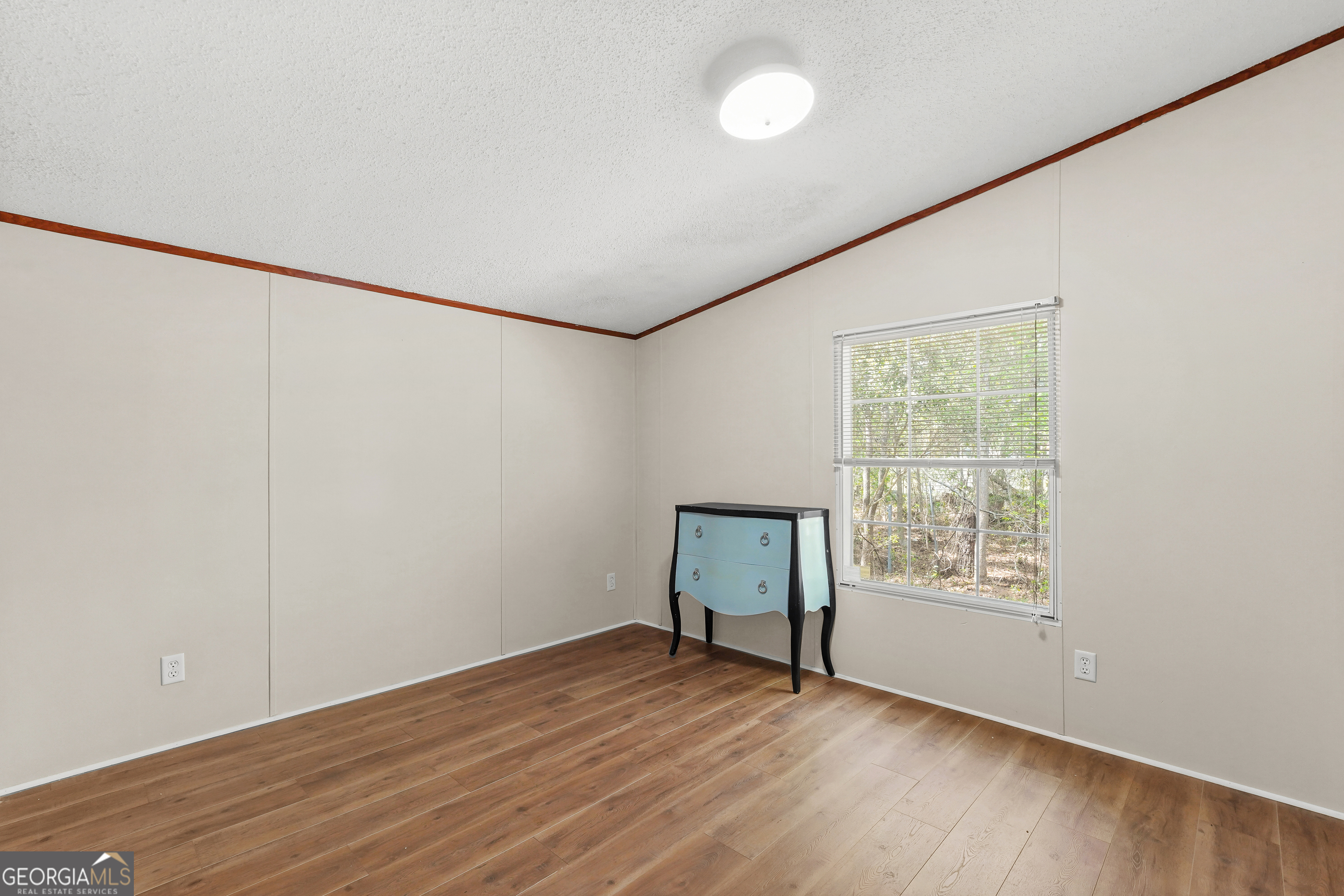 1298 Lee Road Property Photo 9