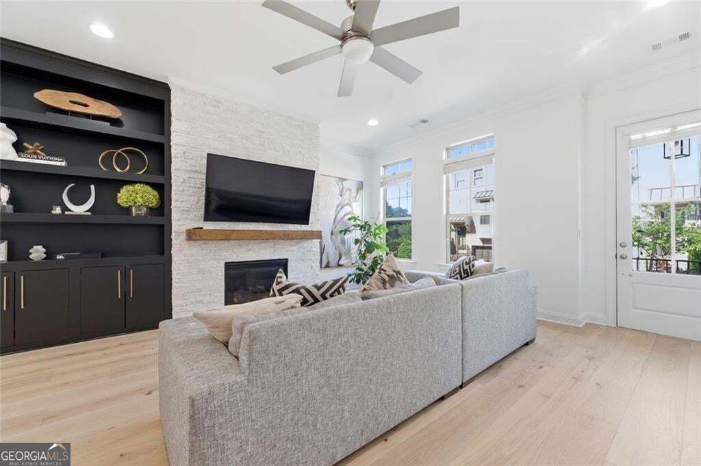 3554 Parkside Way Property Photo 2