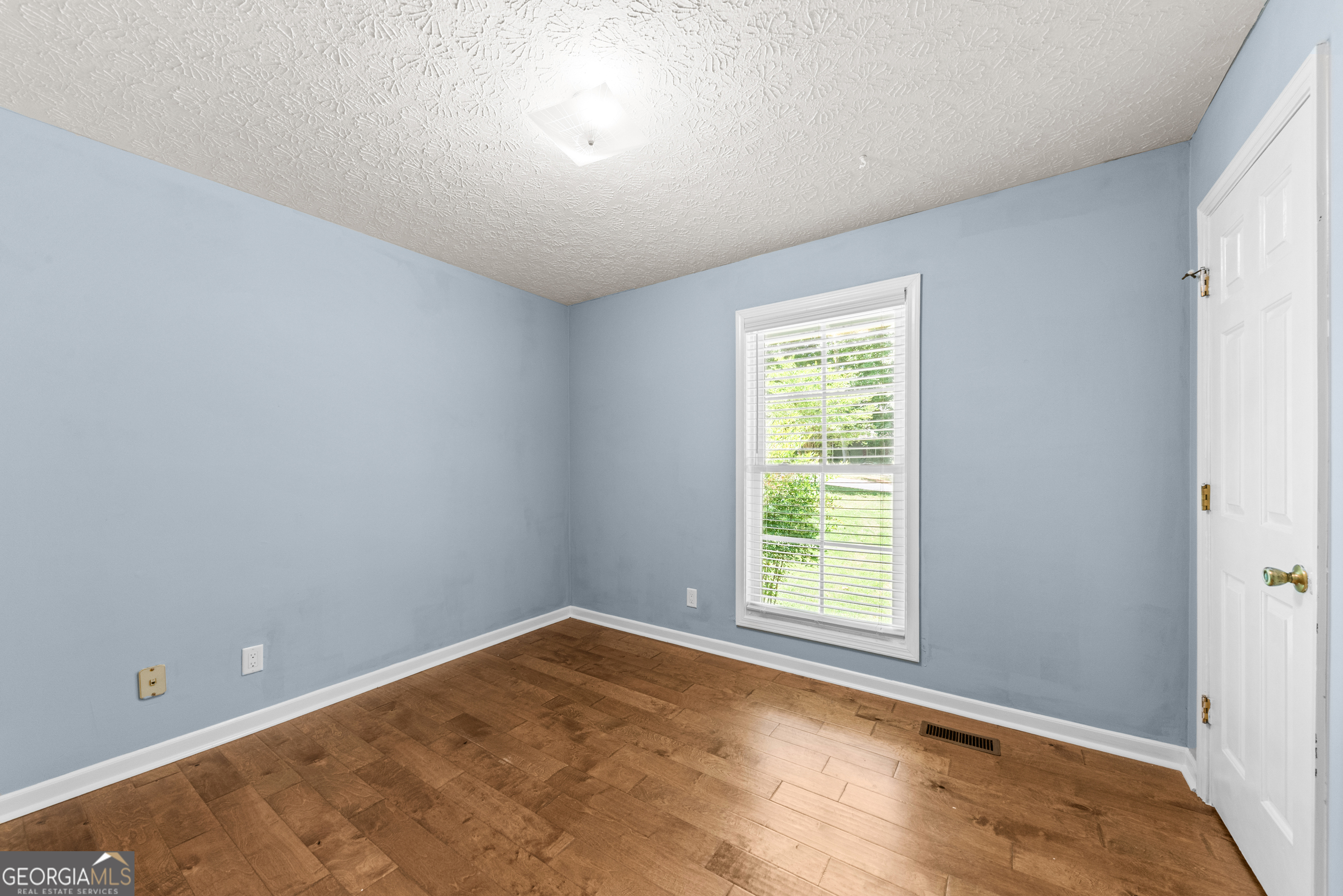 130 Saint Paul Drive Property Photo 17