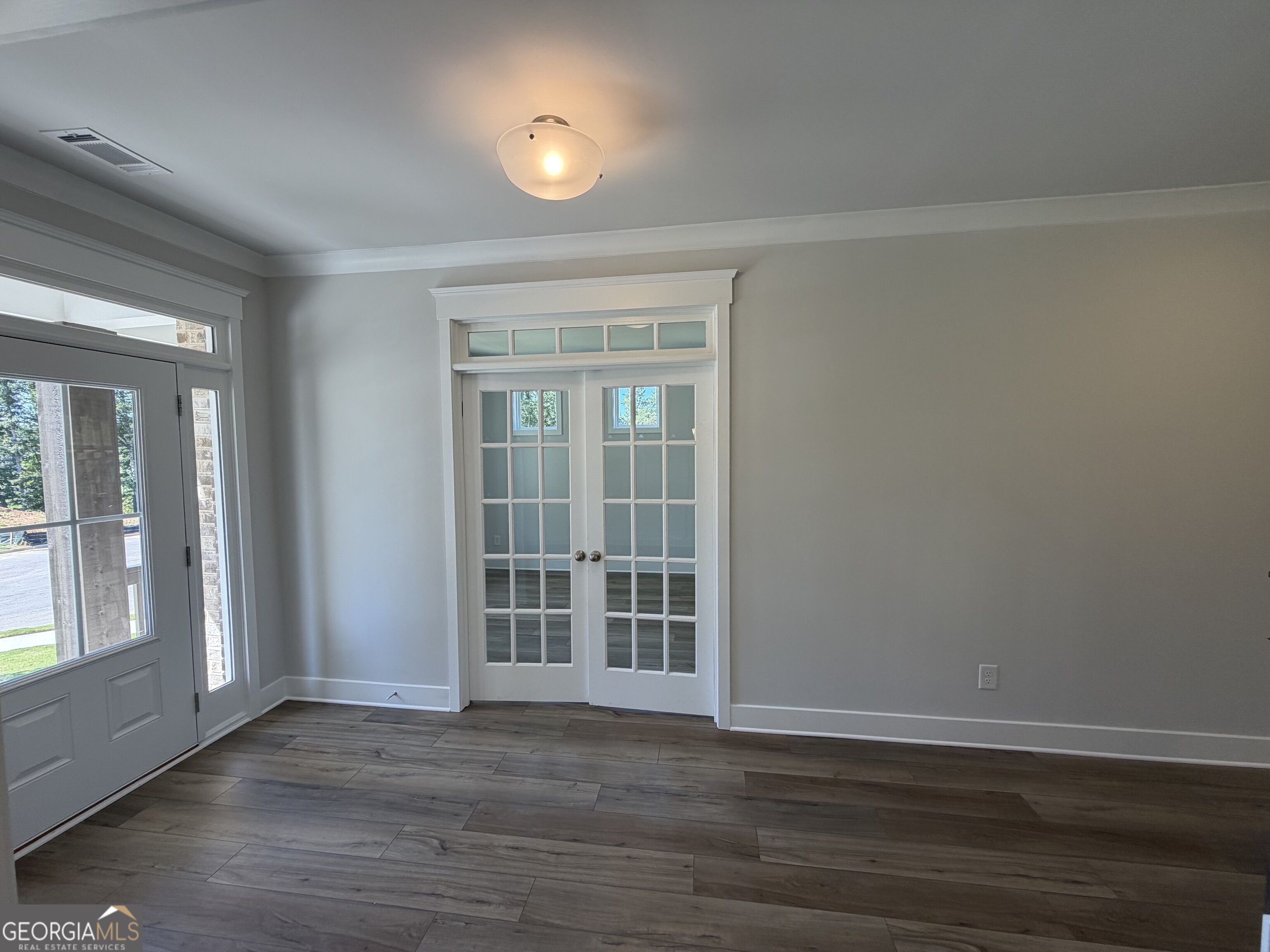 1096 Hawkins Creek Drive Property Photo 6