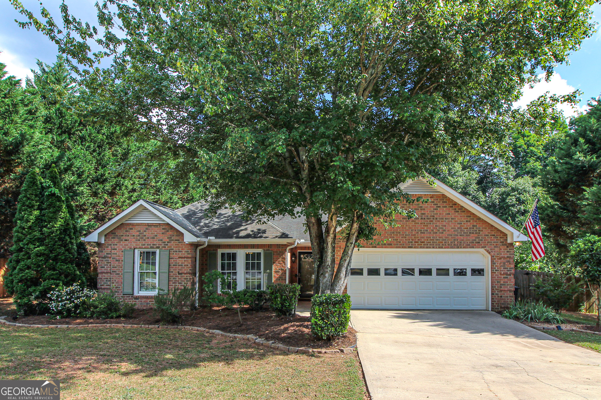105 Meadow Creek Drive Property Photo 1