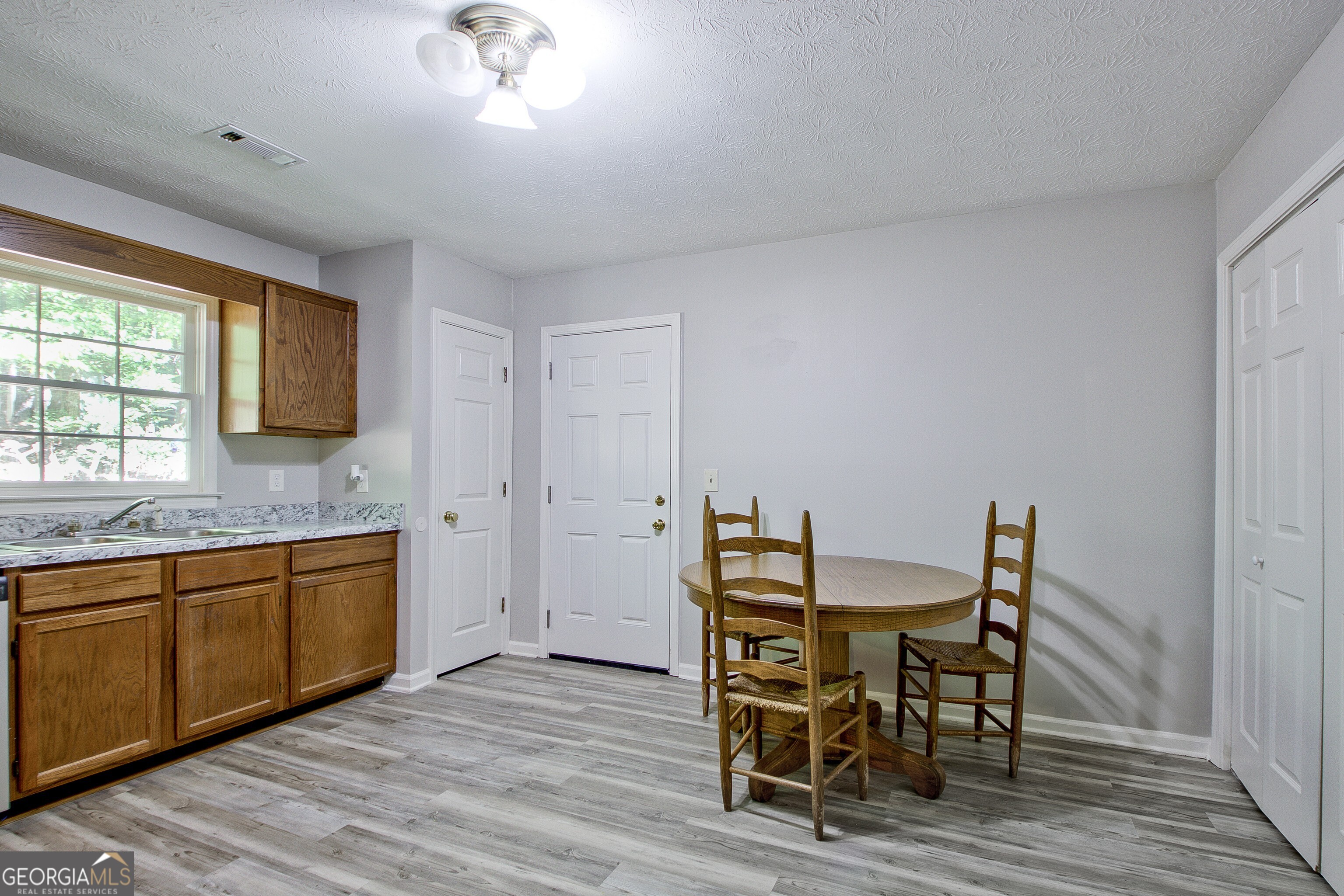 175 Ashley Creek Drive Property Photo 12