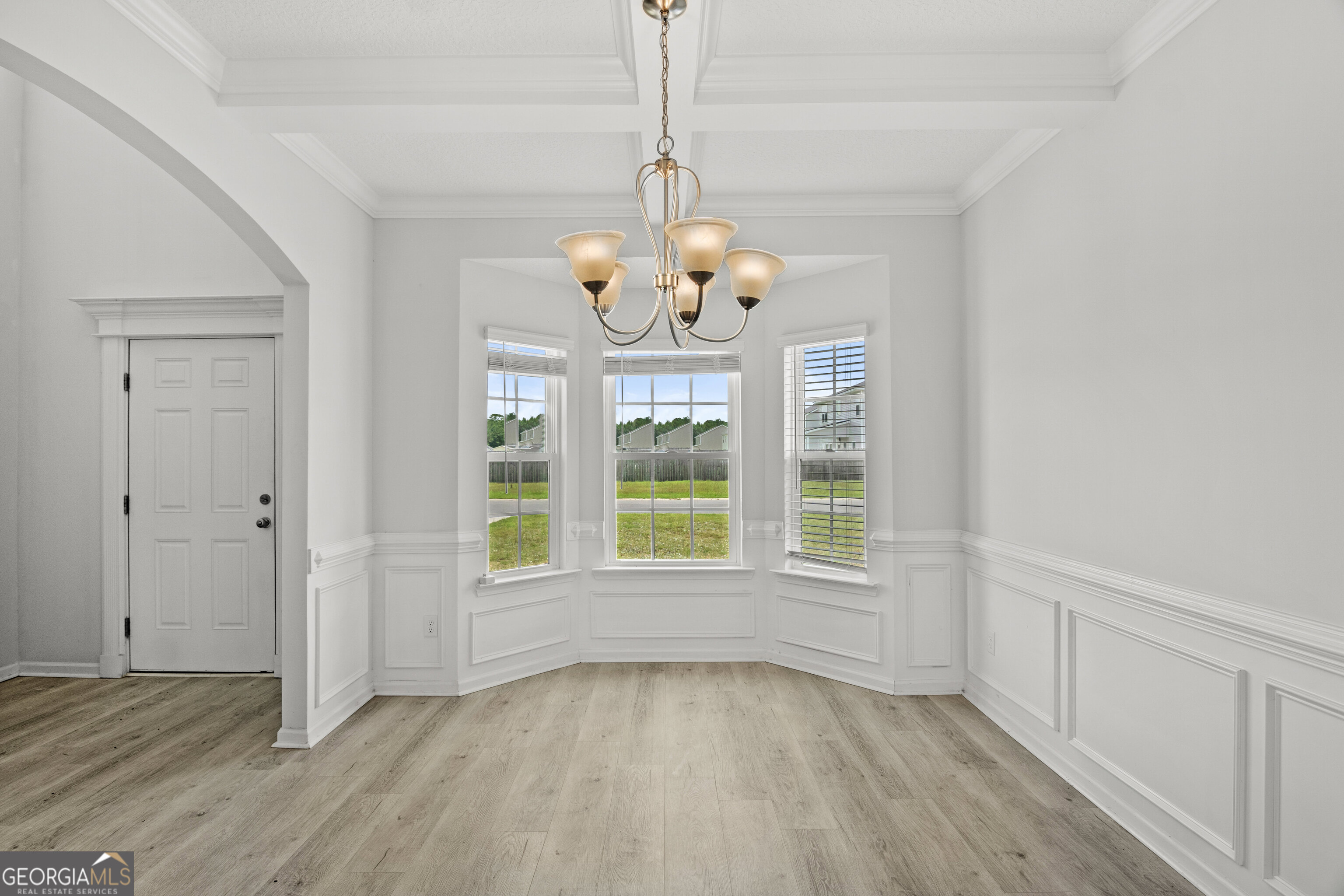 430 Summerhill Drive Property Photo 4