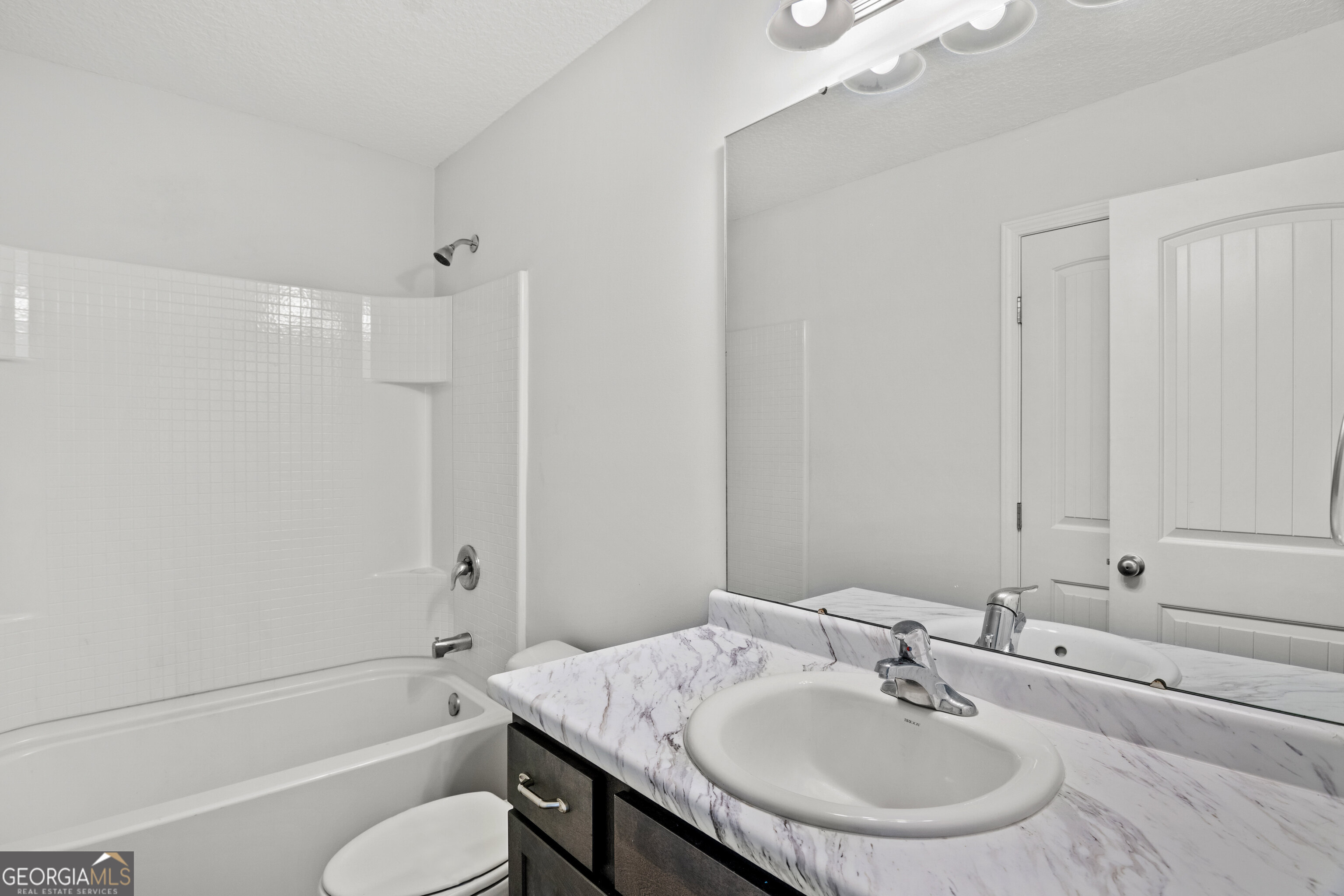 430 Summerhill Drive Property Photo 15
