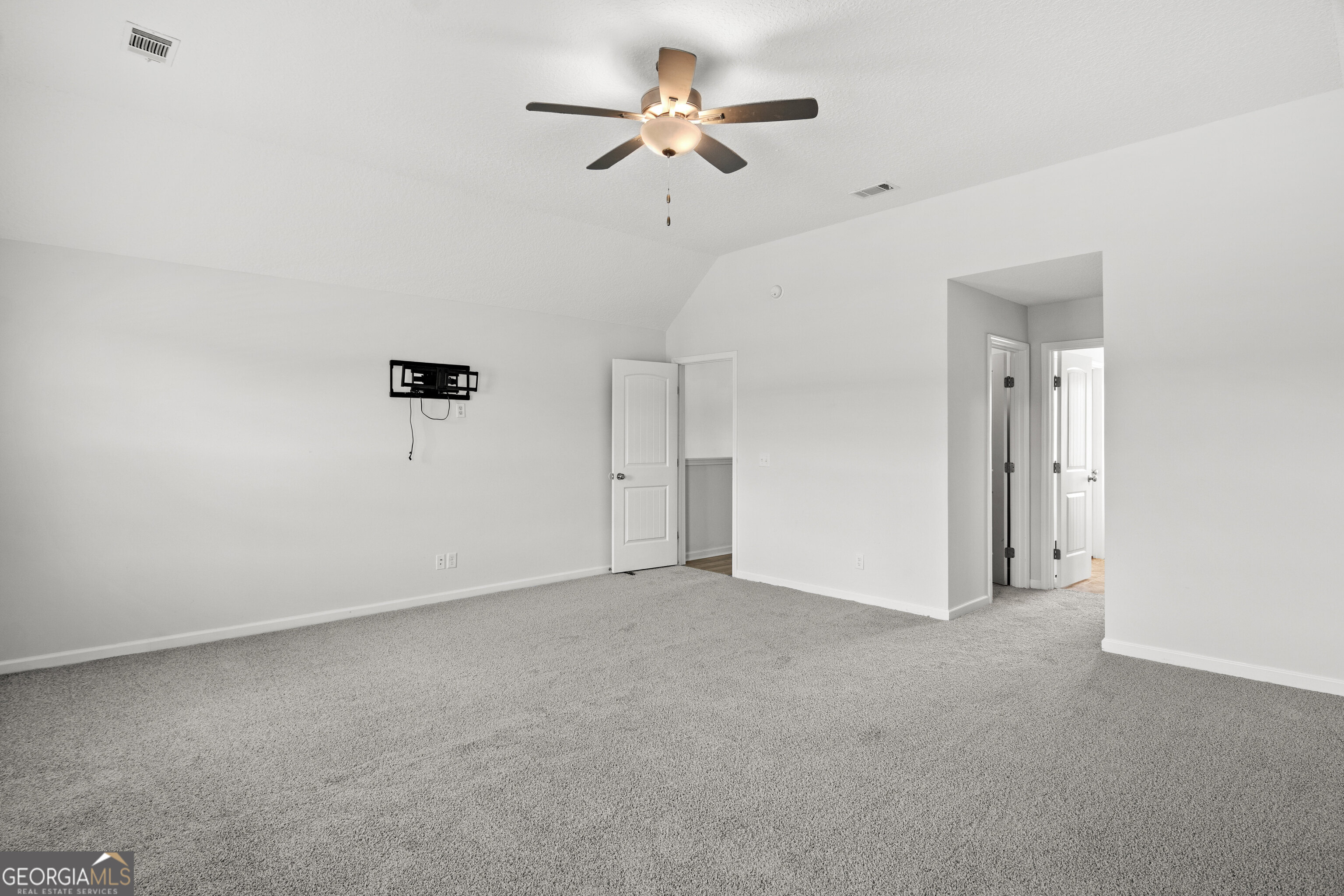 430 Summerhill Drive Property Photo 18