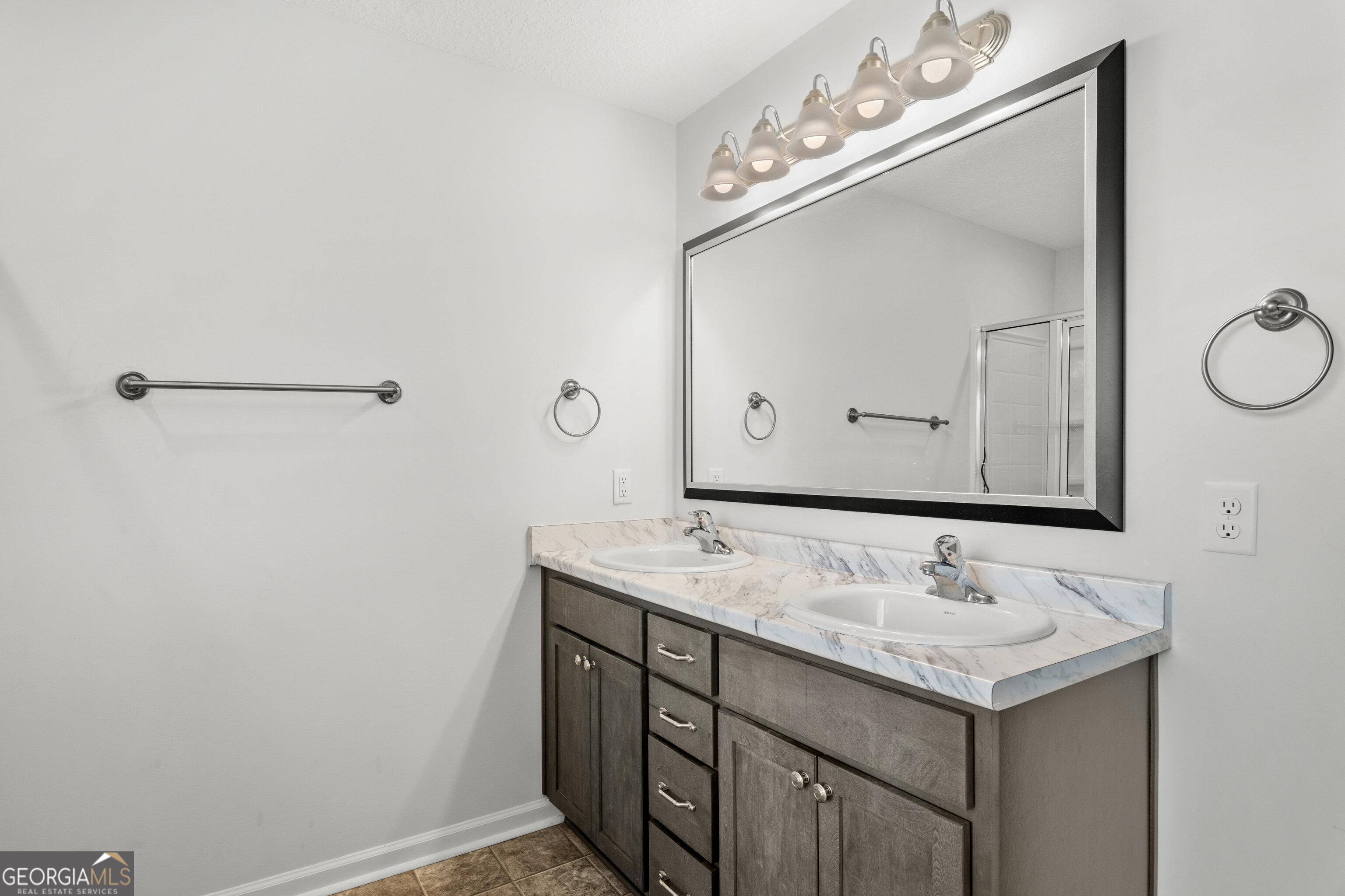 430 Summerhill Drive Property Photo 19