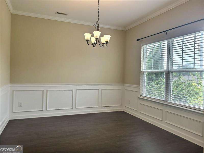 271 Fieldcrest Drive Property Photo 6
