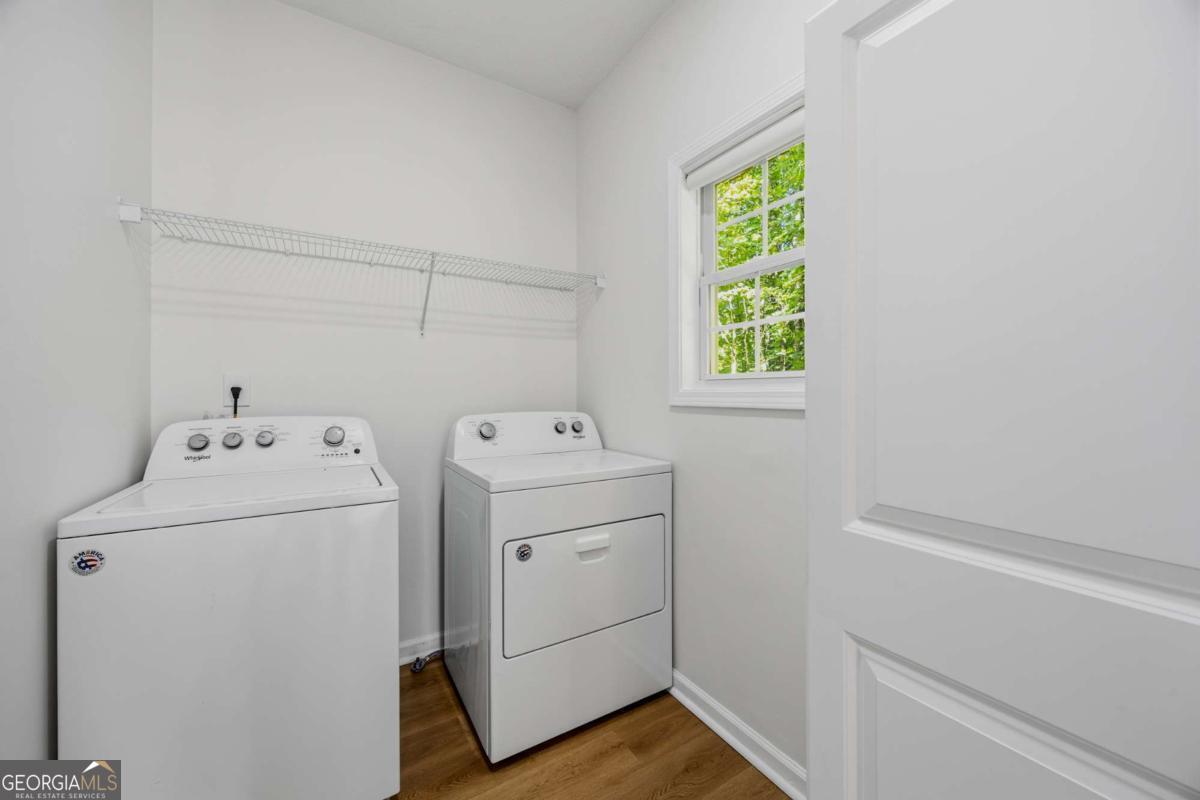 1094 Cliftwood Drive Property Photo 4