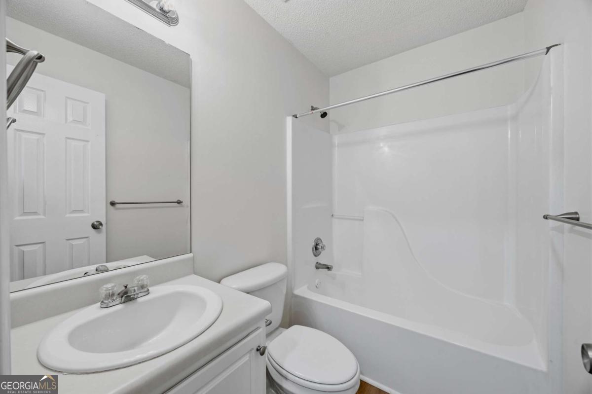 1094 Cliftwood Drive Property Photo 12
