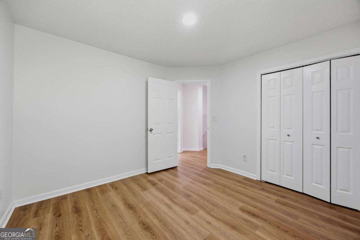 1094 Cliftwood Drive Property Photo 14