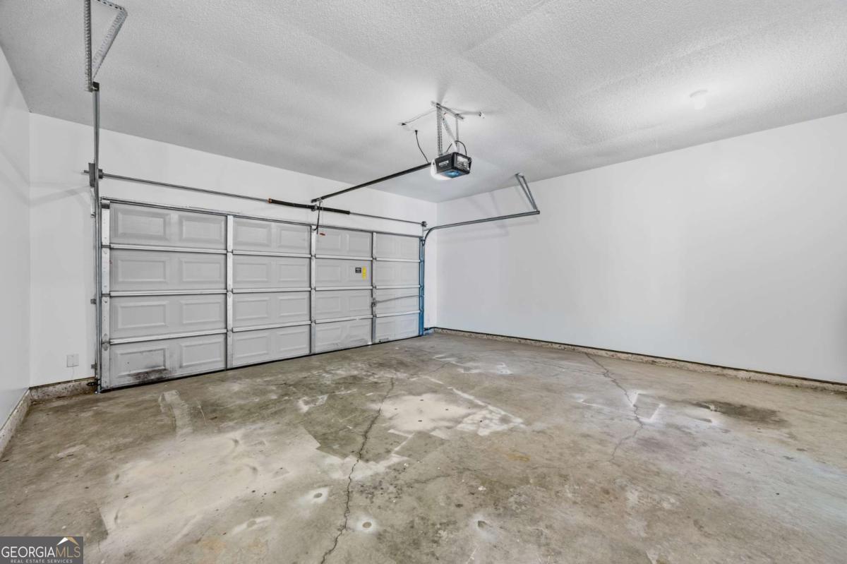 1094 Cliftwood Drive Property Photo 17