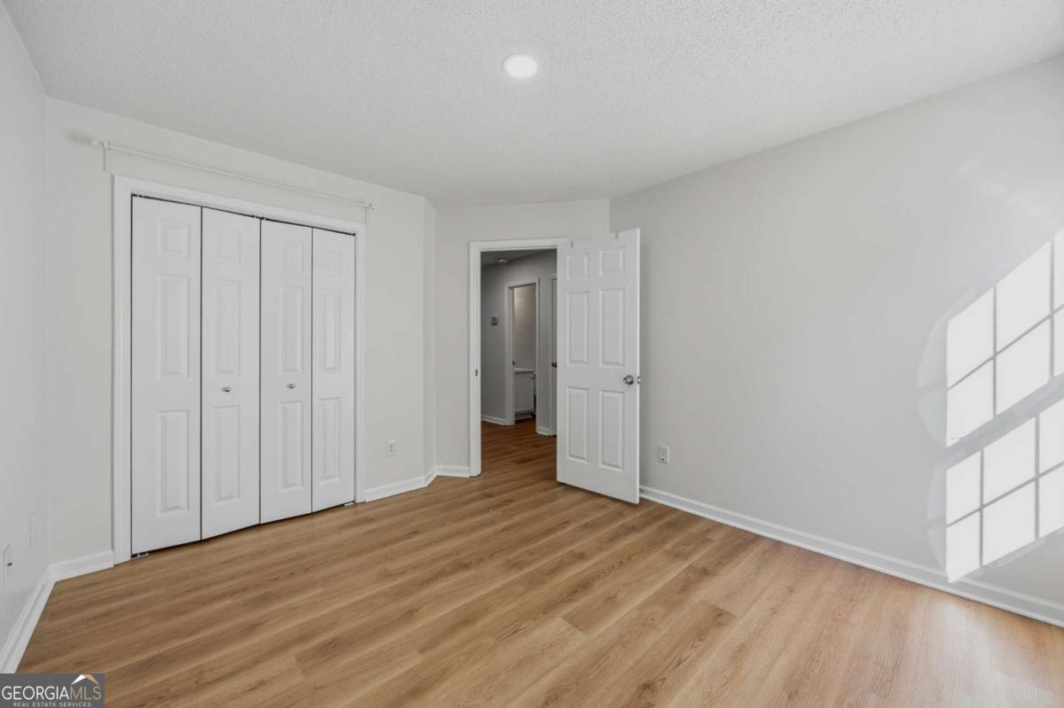 1094 Cliftwood Drive Property Photo 18