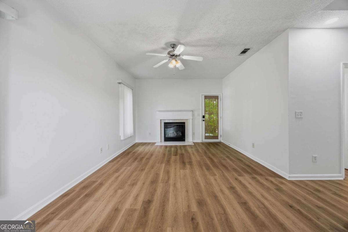 1094 Cliftwood Drive Property Photo 22