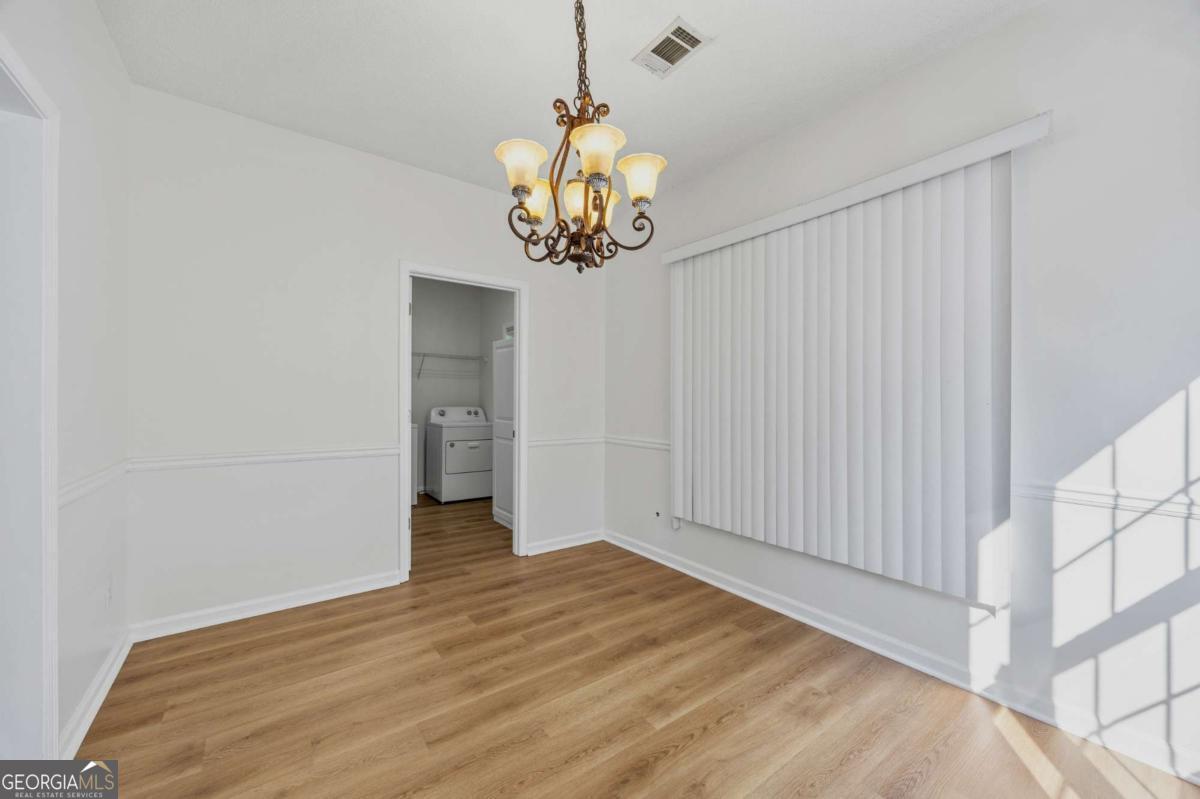 1094 Cliftwood Drive Property Photo 24
