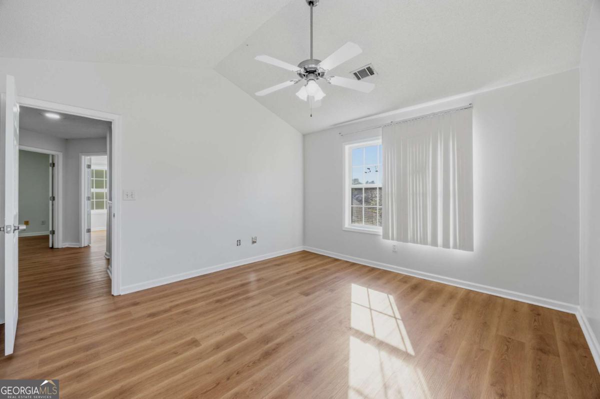 1094 Cliftwood Drive Property Photo 30