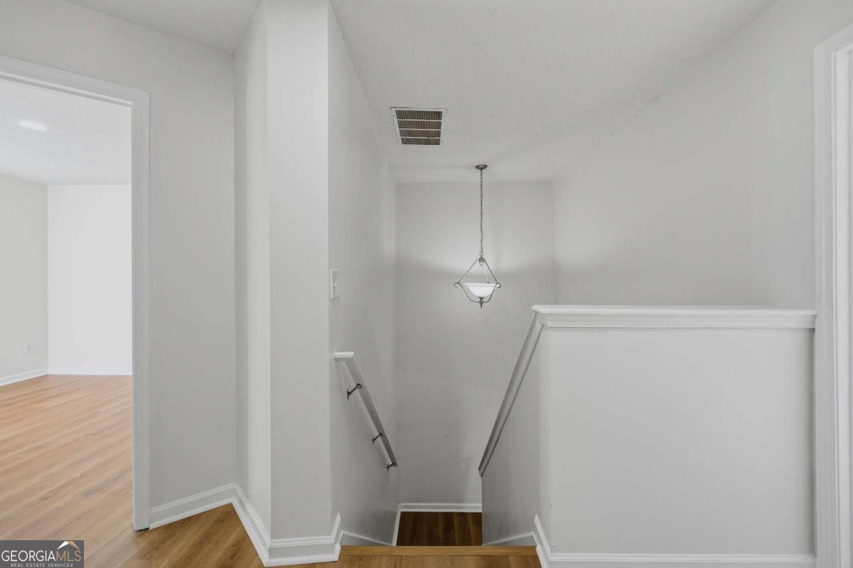 1094 Cliftwood Drive Property Photo 33