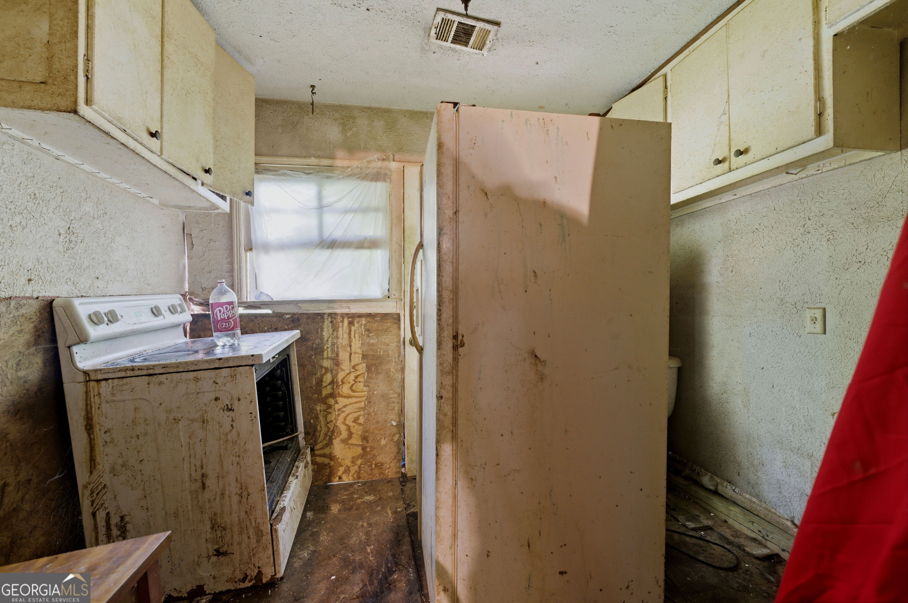 4661 Puckett Street Property Photo 6