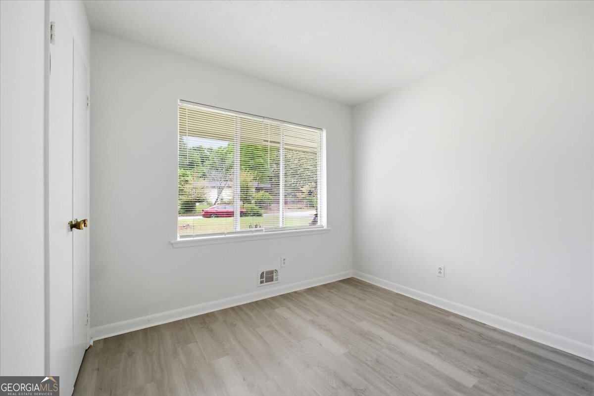 1947 Grange Drive Se Property Photo 9