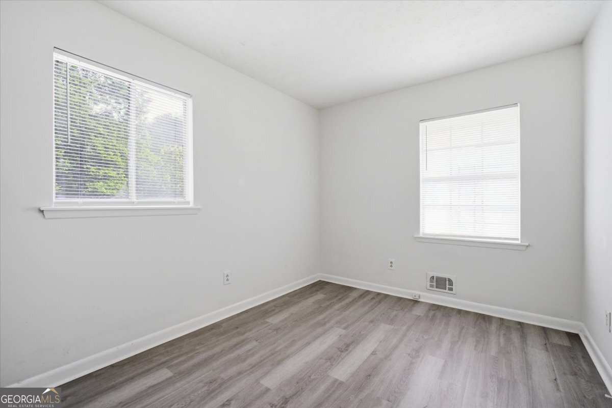 1947 Grange Drive Se Property Photo 10