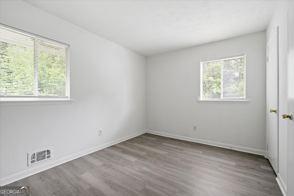 1947 Grange Drive Se Property Photo 11