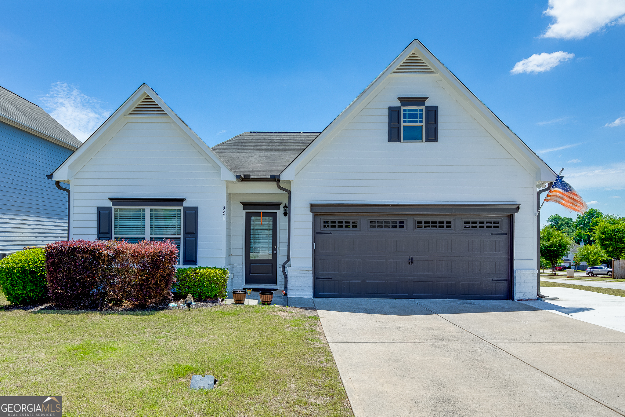 381 Eagles Bluff Way Property Photo 1