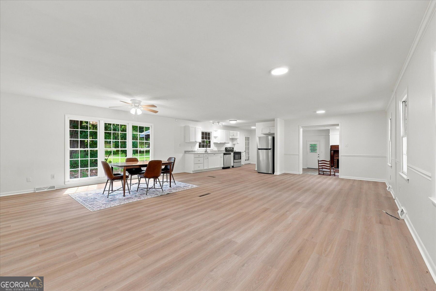 765 Glenn Carrie Road Property Photo 2