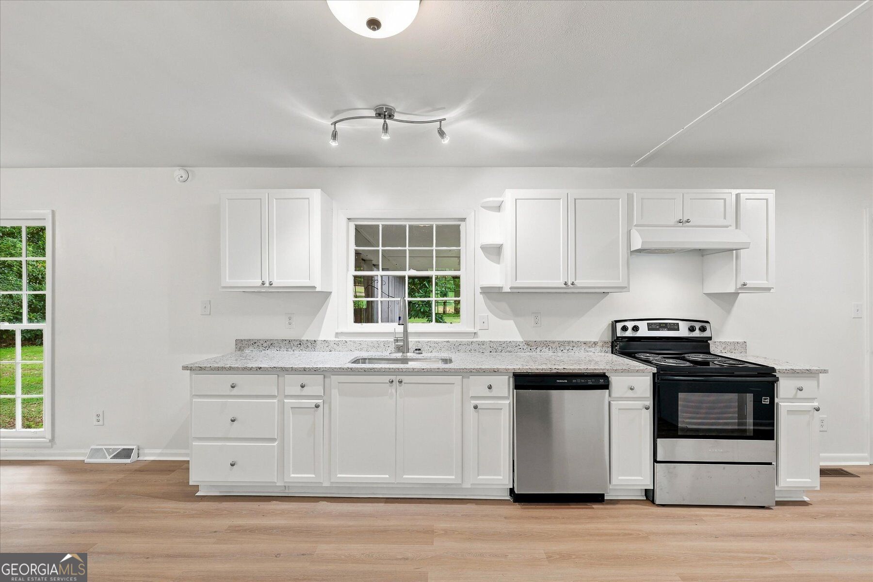 765 Glenn Carrie Road Property Photo 13