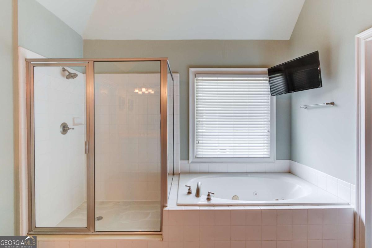 5111 Cabot Creek Drive Property Photo 28