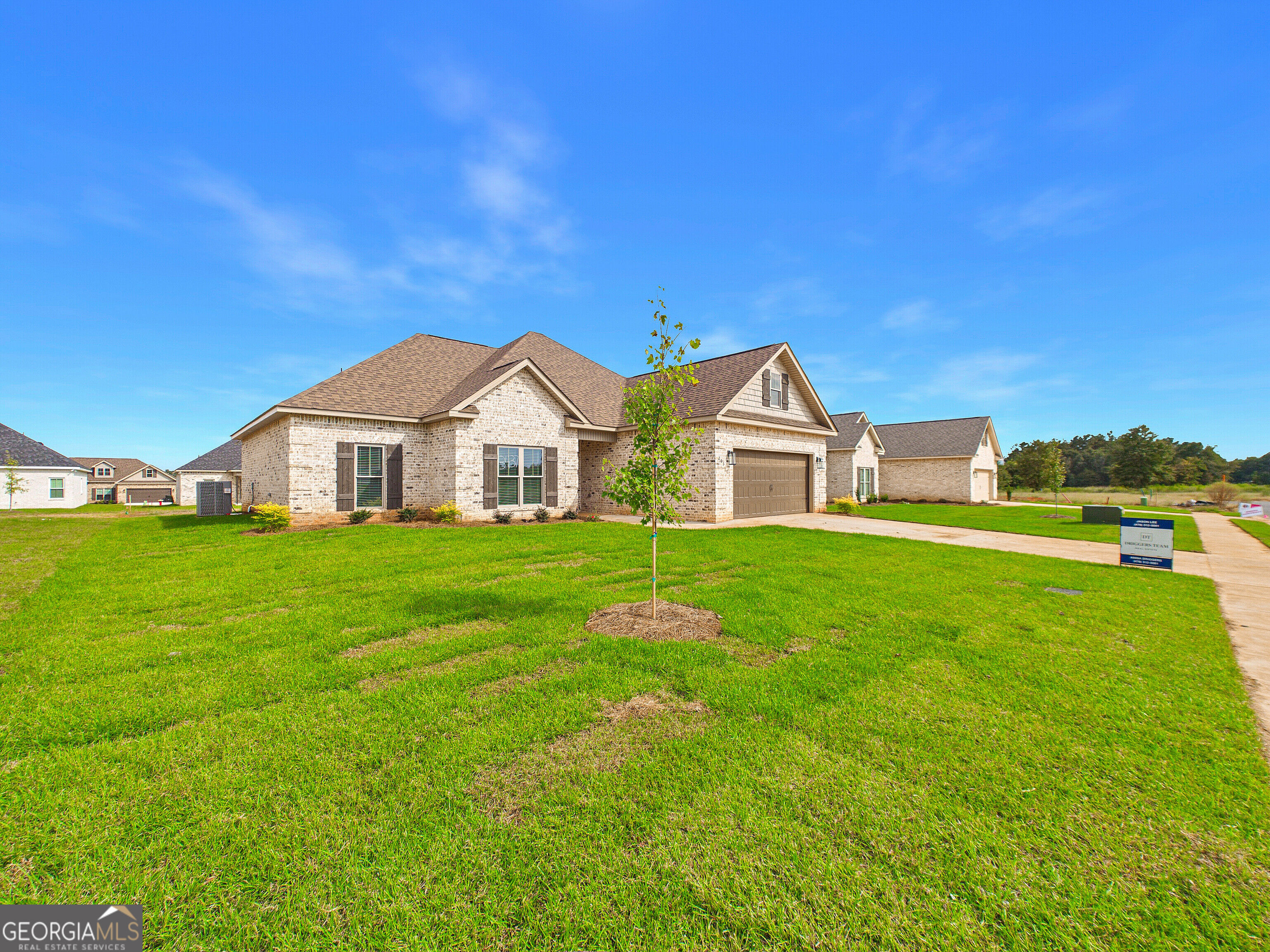 203 Woodwinds Court Property Photo 5