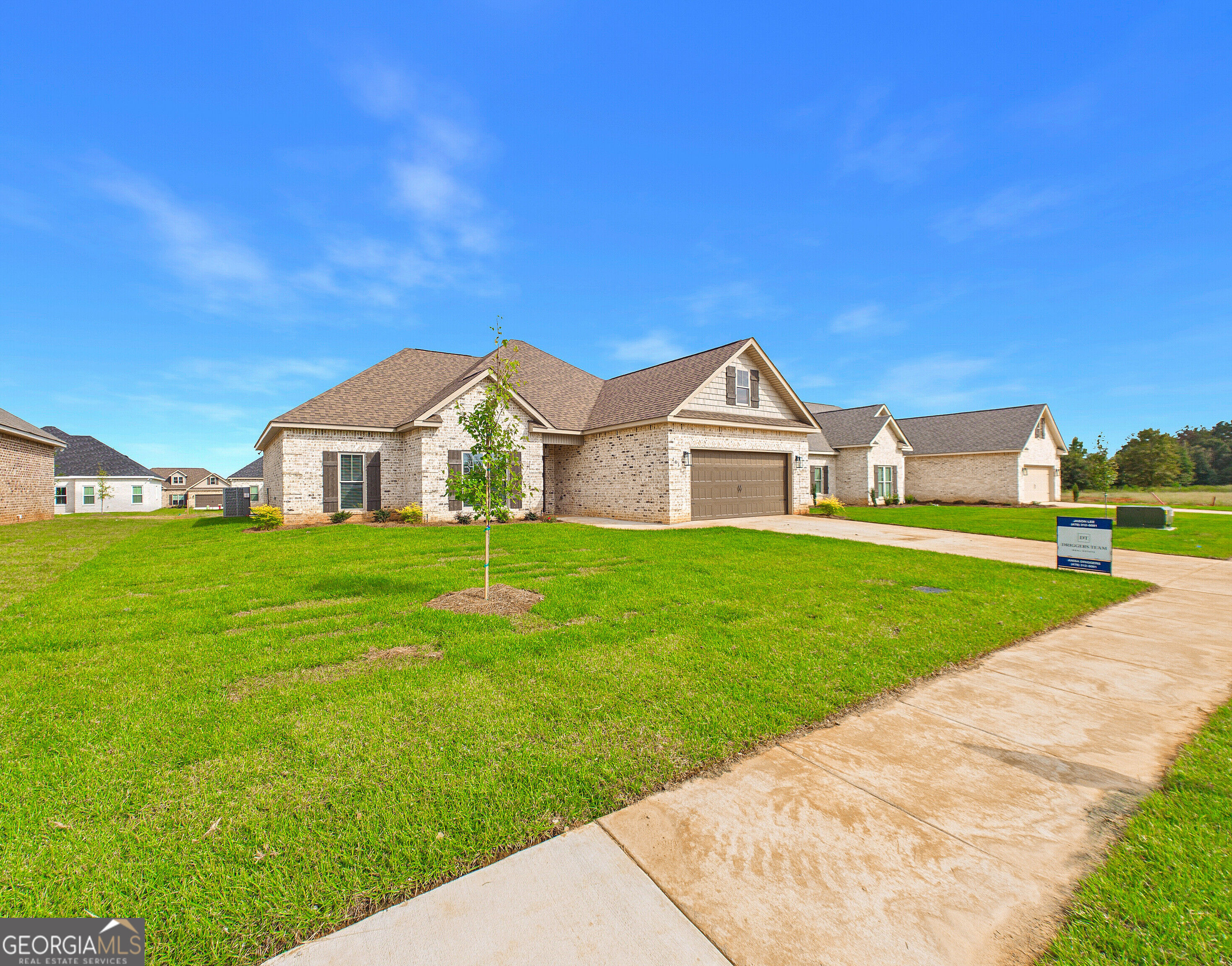 203 Woodwinds Court Property Photo 6