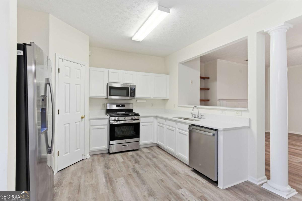 2913 Greyhawk Lane Property Photo 22