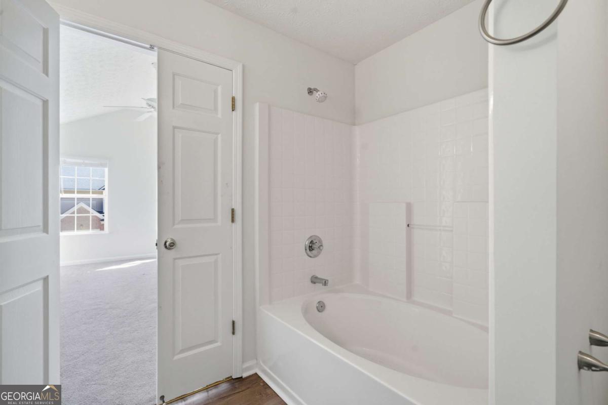 2913 Greyhawk Lane Property Photo 32