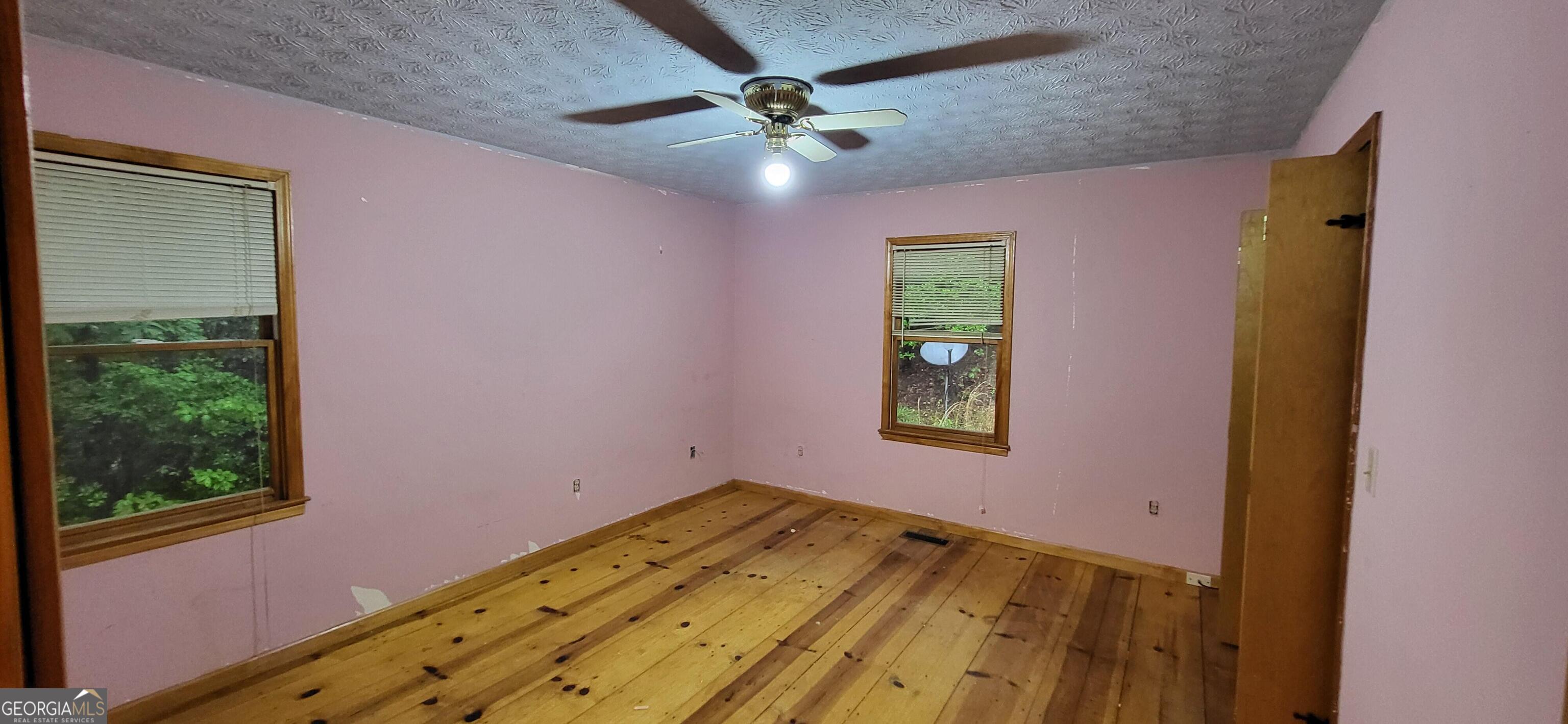 278 N Lake Drive Property Photo 7