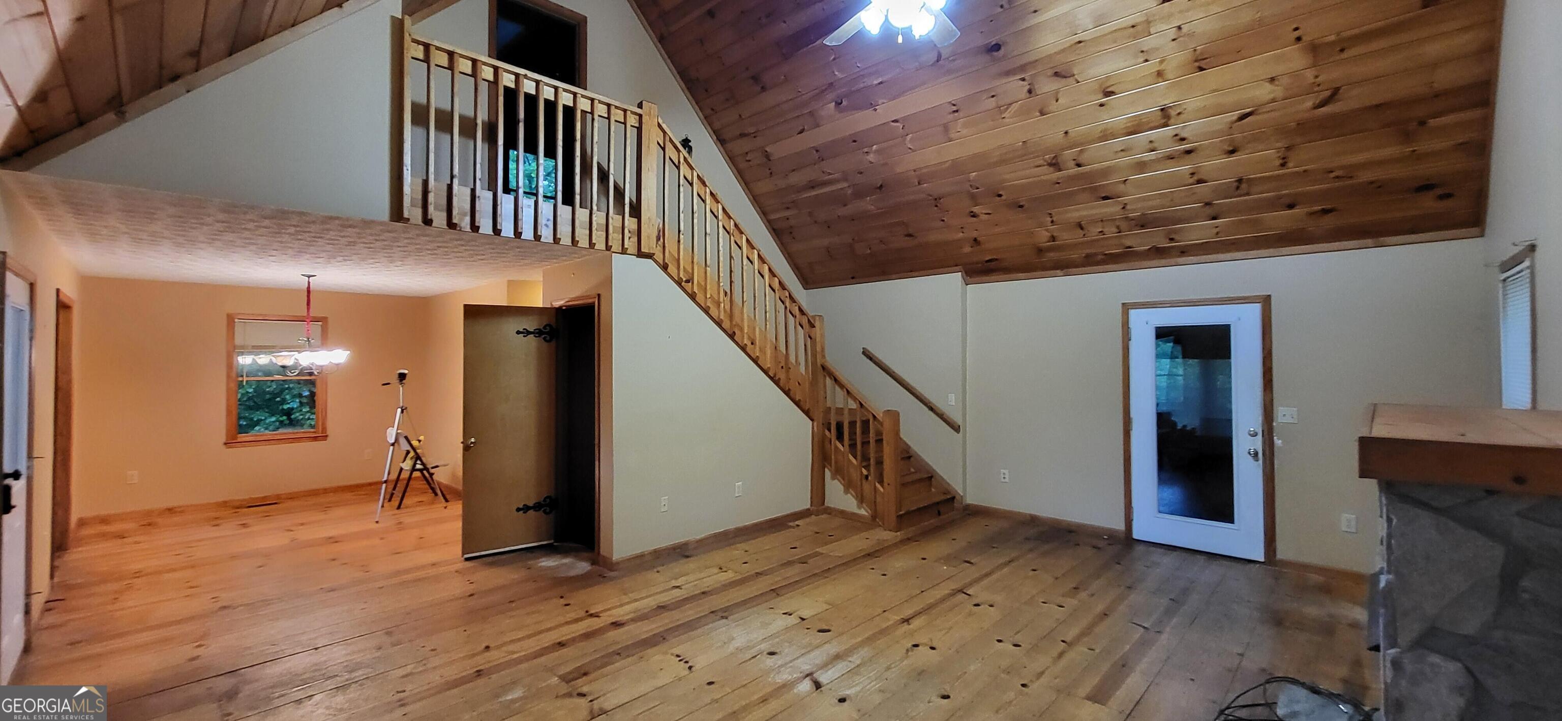 278 N Lake Drive Property Photo 8