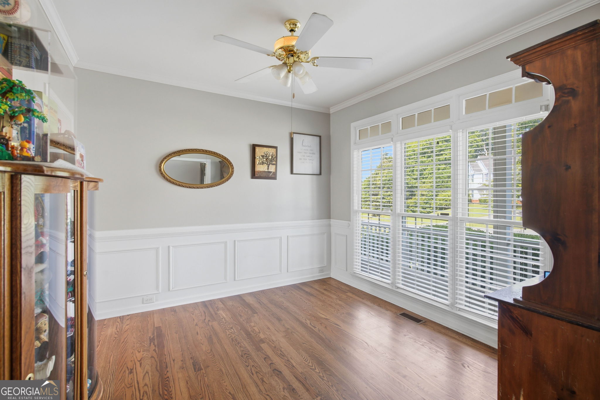 4350 Fairfax Drive Property Photo 11
