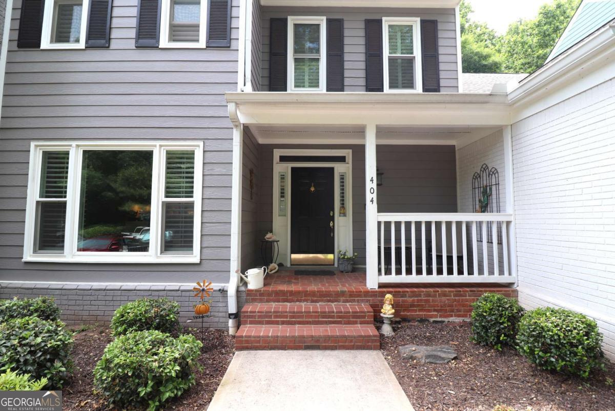 404 Bridle Path Property Photo 2