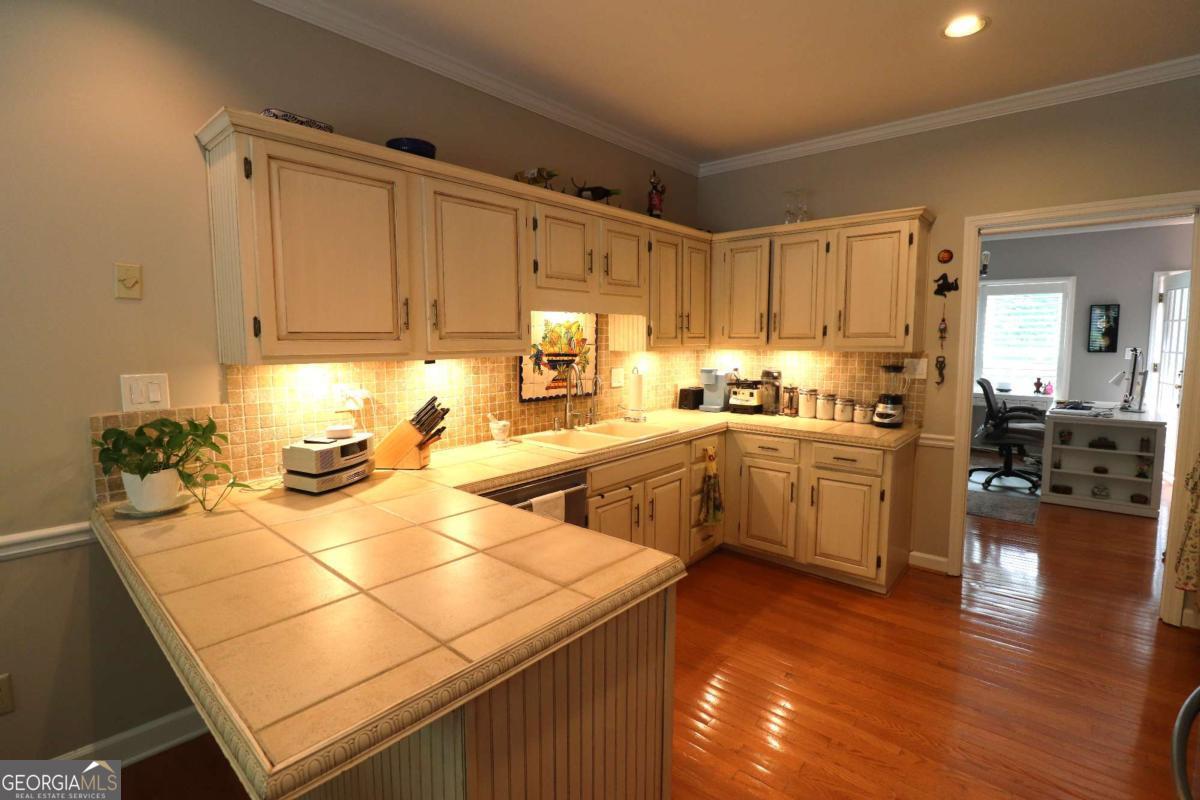 404 Bridle Path Property Photo 5